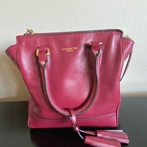 Coach purse that can be worn two ways